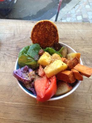 Bowl of the day at Les Bols d'Antoine in Paris