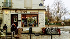 Outside at Les Bols d'Antoine in Paris