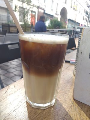 Iced latte at Les Bols d'Antoine in Paris