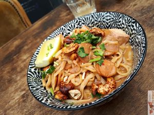 Pad Thai with Konjak at Les Bols d'Antoine in Paris