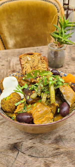 Hot bowl at Les Bols d'Antoine in Paris