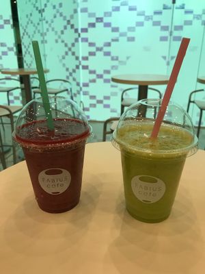 Great smoothies at Fabius Cafe in Tokyo