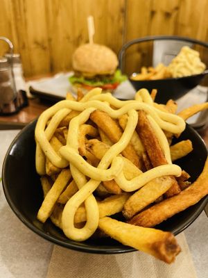 Fries with super delicious mayonnaise   at The Wild Note in Bordeaux