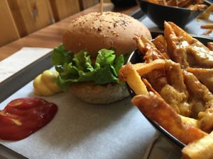 Super bons plats et employés très sympas. Nous recommandons à 100%. at The Wild Note in Bordeaux