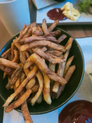 Big Pommes! at The Wild Note in Bordeaux