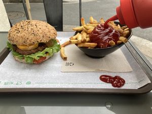 Beyond Meat burger, they have ketchup and vegan maionaise  at The Wild Note in Bordeaux