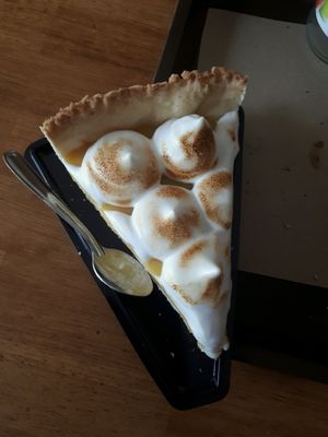Vegan lemon pie at The Wild Note in Bordeaux
