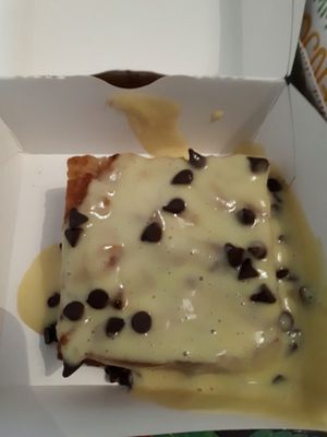 Apple cake with delicious custard at The Wild Note in Bordeaux