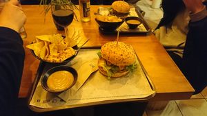 Beautiful burger at The Wild Note in Bordeaux