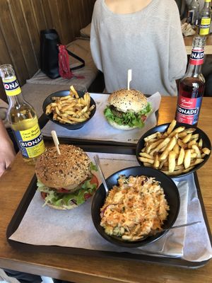 Wild and Country burgers with fries and coleslaw.  at The Wild Note in Bordeaux