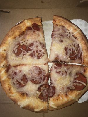 They have vegan deep dish pepperoni and it’s really good 😋🍕 at Fresh Brothers in Redondo Beach