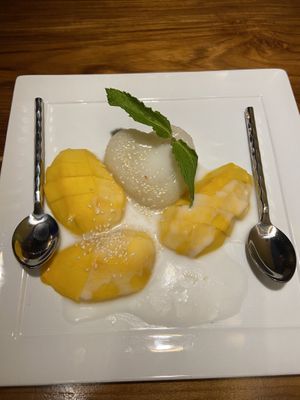 Mango sticky rice for dessert 🤤 at Blue Orchid in Jacksonville