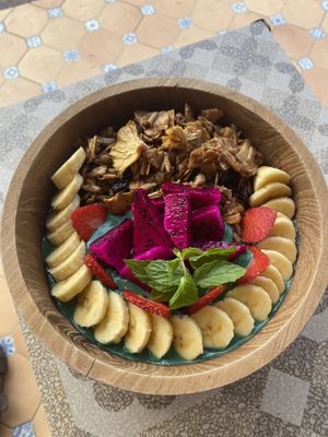 Green goddess smoothie bowl with spirulina and Maca   at Dharma Coffee & Juice in Ubud