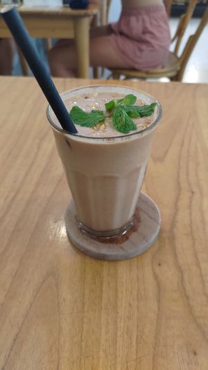 Money forest smoothie (cacao, peanut butter, banana, coconut milk) 

A bit too thick but good otherwise at Dharma Coffee & Juice in Ubud