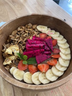 Cacao (vegan) yoghurt bowl at Dharma Coffee & Juice in Ubud