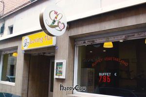 The look of the restaurant from outside. 
This is there facebook page
http://www.facebook.com/pages/Lovinghut-M%C3%A1laga/407899052630513?ref=stream at Loving Hut in Malaga