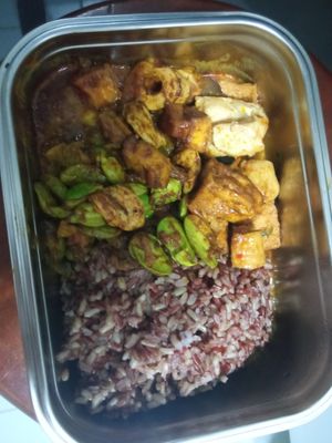 Different options for cai fan/pick and choose at San De Vegetarian 三德 - Blk 747 Yishun in North Singapore