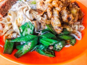 Lady fingers at Su Zhi Yuan 素之缘 in Central Singapore