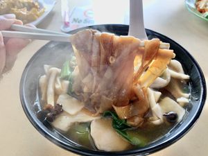 Hor fun at Fen Xiang Vegetarian Delights 芬香素食小厨 in Central Singapore