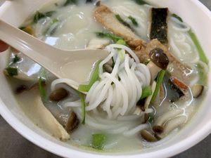 魚片米粉 at Fen Xiang Vegetarian Delights 芬香素食小厨 in Central Singapore