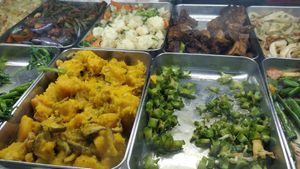 Buffet selection at Xiu Fa Zhai Vegetarian in Central Singapore