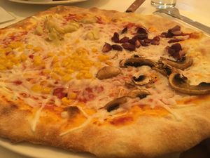 The very yummy pizza I had  at Veganeria in Budapest