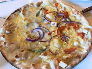 Pizza half Gyros, half Stroganoff 🍕 at Veganeria in Budapest