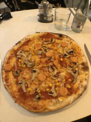 Pizza at Veganeria in Budapest