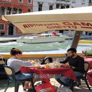 lunch alongside the Cannaregio Canal at Gam-Gam in Venice