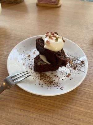 Chocolate cakee  at Nourish in Tokyo