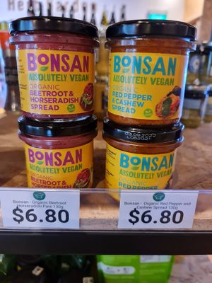 Beetroot horseradish & Red pepper & Cashew spread  ~ 7/11/21 at Everyday Vegan Grocer - Online only in Central Singapore