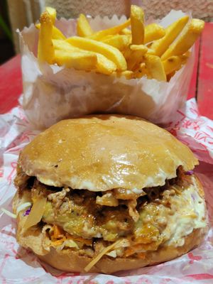 Jackfruit sandwich and fries at Desvio Bar in Florianopolis