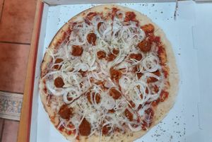 Pizza at Valen Pizza in Valencia