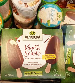 vanille schoko eis am stiel at Alnatura - Konrad Adenauer in Dusseldorf