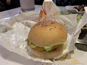 Vegan Chicken burger delish ✅ at Wutai Yun in Beijing