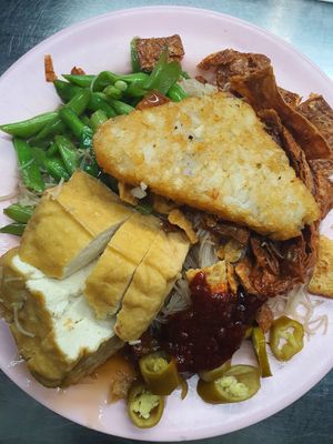 Economy mee hoon ~ 17/4/21 at San Yuan Zhai 三元斋 in West Singapore