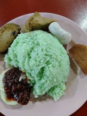 Nasi lemak $4 at San Yuan Zhai 三元斋 in West Singapore