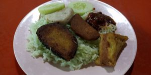 Nasi lemak 椰浆饭 at San Yuan Zhai 三元斋 in West Singapore