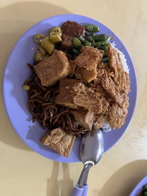 White beehoon and noodles &3 dishes  at Lei Yin Vegetarian 雷音素食 in East Singapore