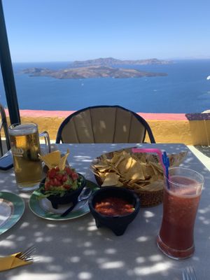 Vegan guacamole & salsa with chips at Senor Zorbas in Santorini