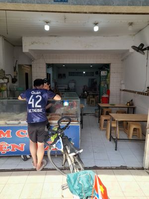 Looking in at Thien Ngan in Ho Chi Minh City