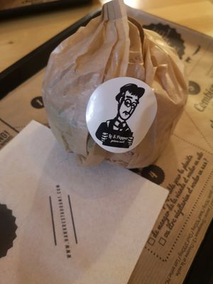 S. Pepper at Hank Cuisine Végétale in Lyon