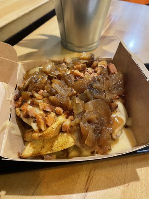 Loaded fries / hankiflette  at Hank Cuisine Végétale in Lyon