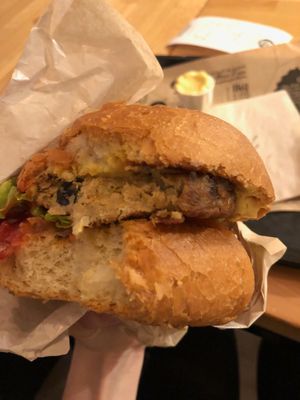 la Catcheuse at Hank Cuisine Végétale in Lyon