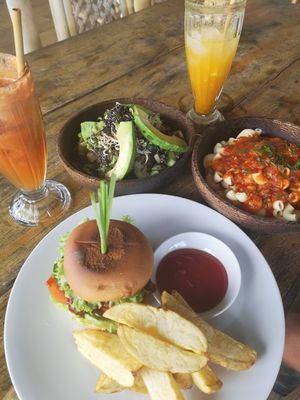 Vegan burger, quinoa salad and marcaroni tomato sauce. Yummy   at Vegan Soul Kitchen in Penida Island