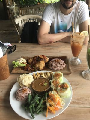 Lunch at Vegan Soul Kitchen in Penida Island