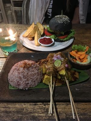 Veggie burger and tempeh satay.
Not tasty at Vegan Soul Kitchen in Penida Island