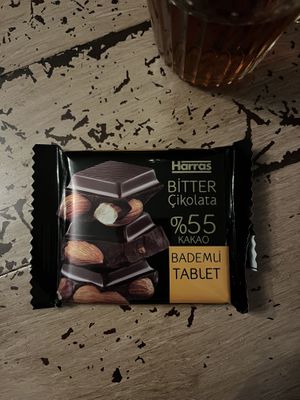 Vegan bitter bademli çikolata  at File Market in Istanbul