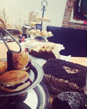 Scones and cakes at Living in Geel