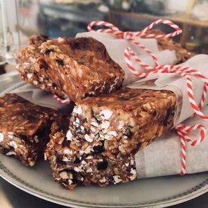 Home made energy bars at Living in Geel